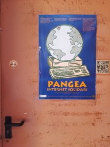 Cartell a la porta de Pangea